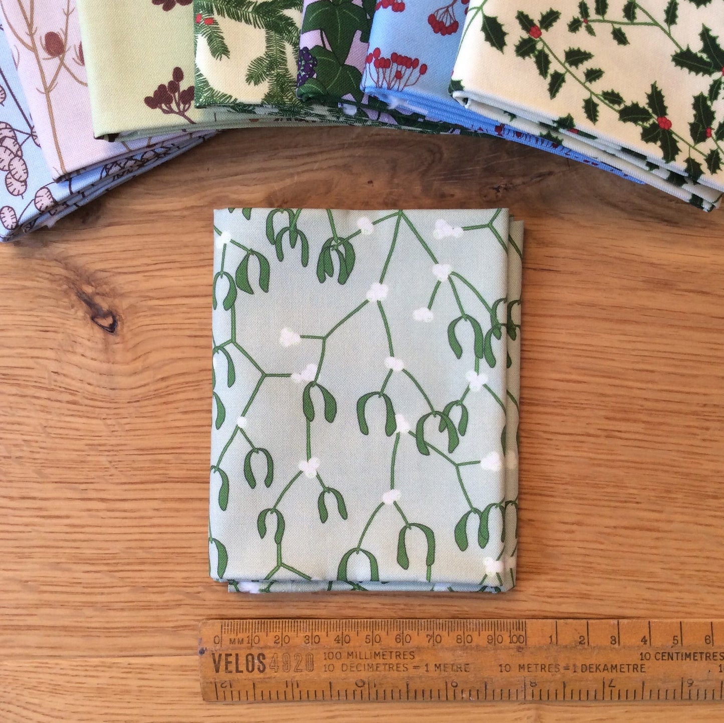 Winter hedgerow fat quarter bundle, 4 designs