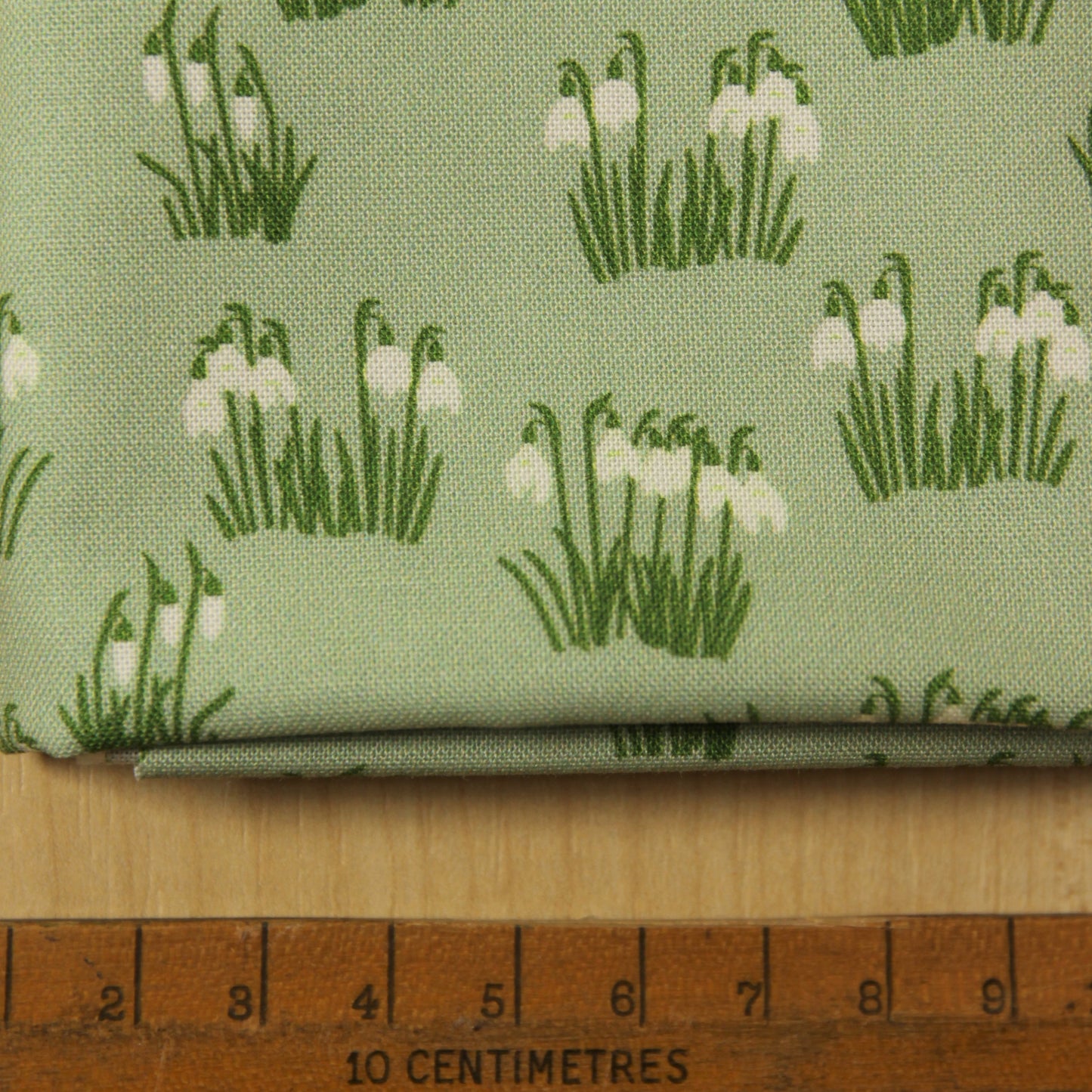 Snowdrop fabric fat quarter